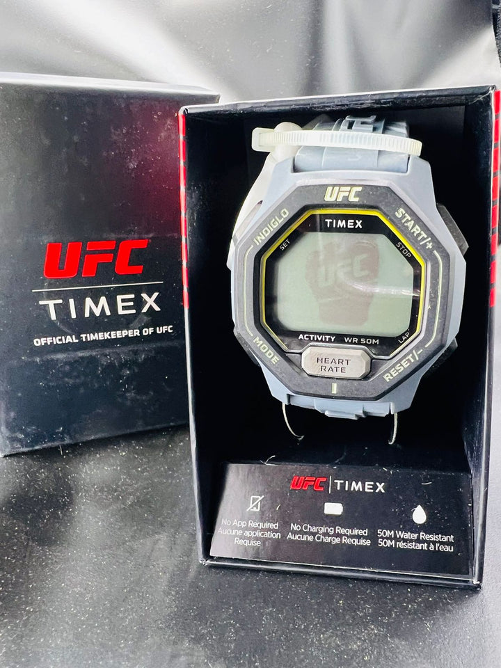 SUBASTA Timex UFC Spark Gris - Precio de lista: $1,700
