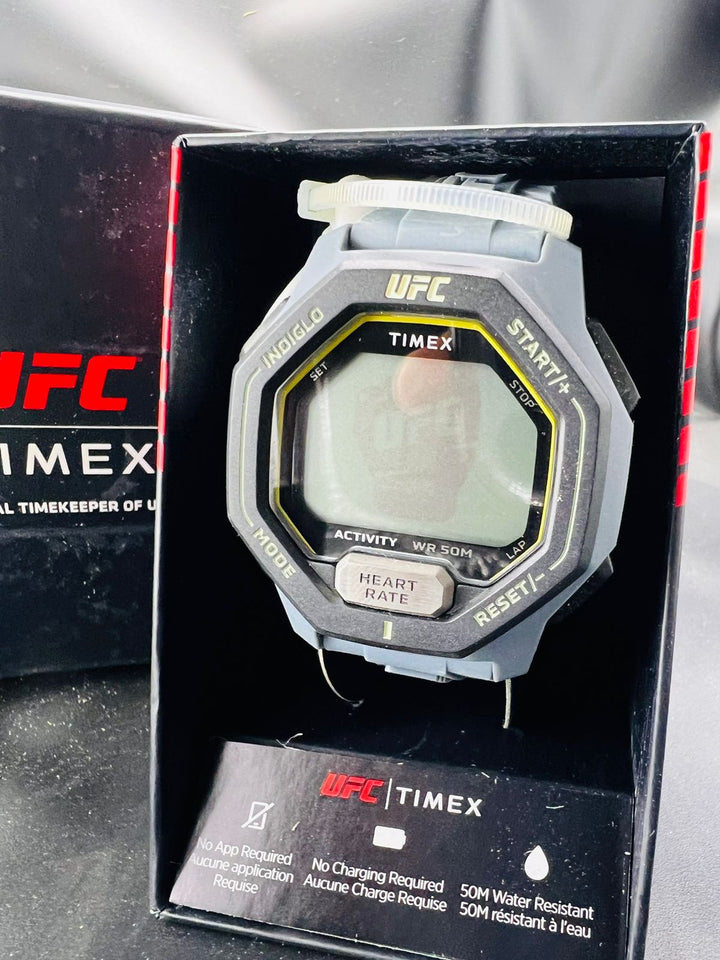 SUBASTA Timex UFC Spark Gris - Precio de lista: $1,700