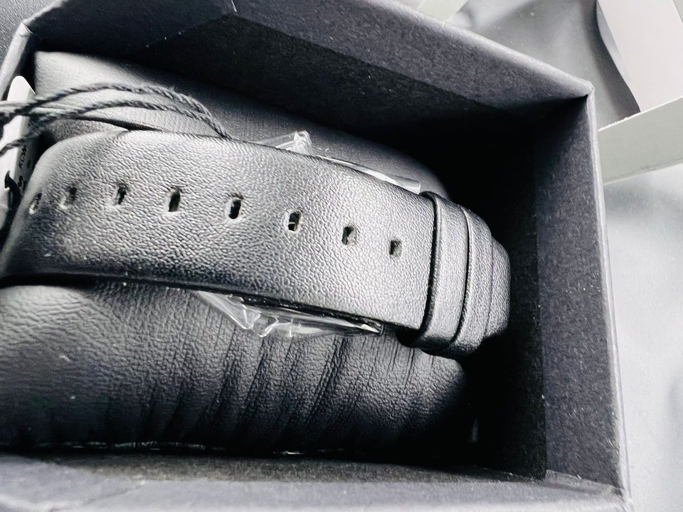 SUBASTA Kenneth Cole New York Blanco/Negro - Precio de lista: $2579.76