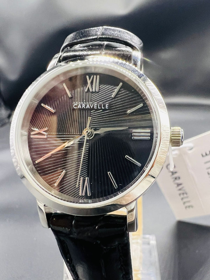 Subasta de Reloj Caravelle by bulova dress piel. Precio de lista: $2,000.
