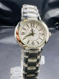 Subasta de Reloj Bulova Dress plata dama. Precio de lista: $4,500.
