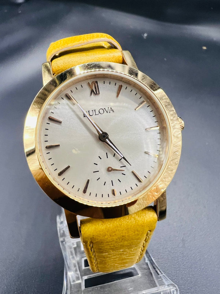 Subasta de bulova Dress piel dama. Precio de lista: $3,800.