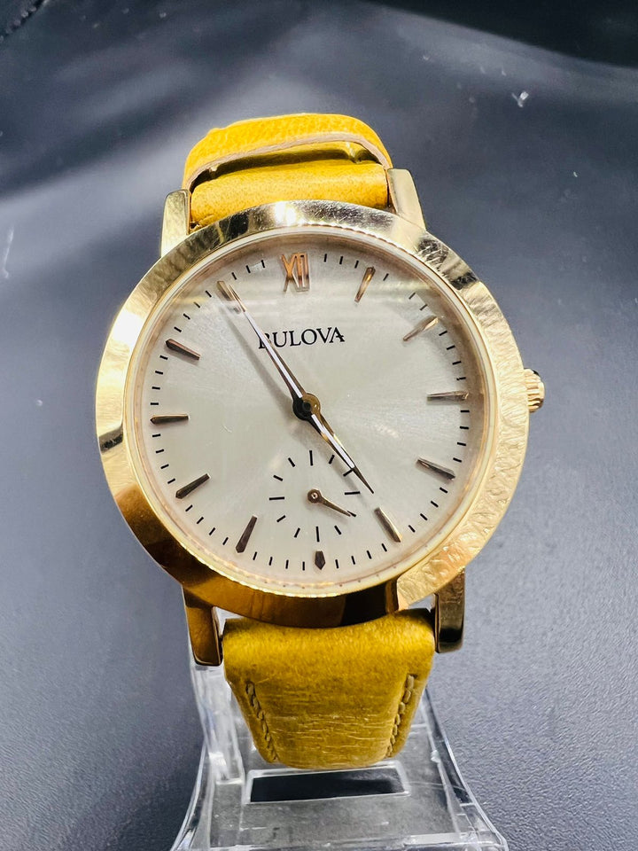 Subasta de bulova Dress piel dama. Precio de lista: $3,800.