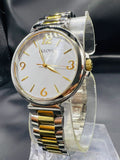 Subasta de Reloj Bulova dos tonos Quartz Ladies. Precio de lista: $4,500.